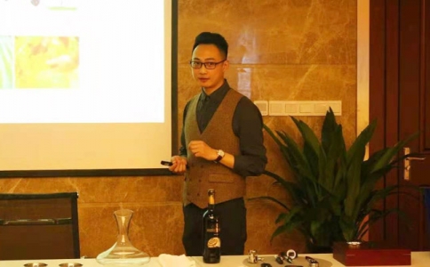 葡萄酒品鑒會(huì)講師 姚東先生介紹 紅酒品酒會(huì)活動(dòng)