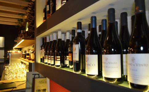 重慶進口葡萄酒批發(fā)中心-重慶賣紅酒的地方-酒類直供